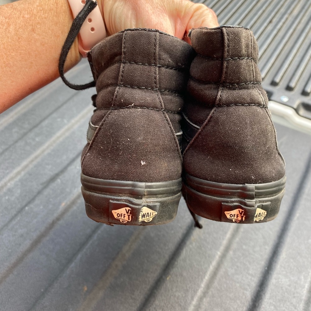 High top vans. - Picture 5 of 7